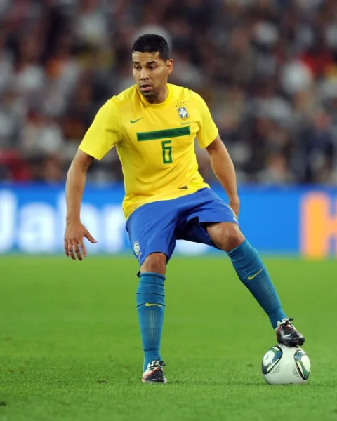 André Santos com a camisa da Seleção Brasileira